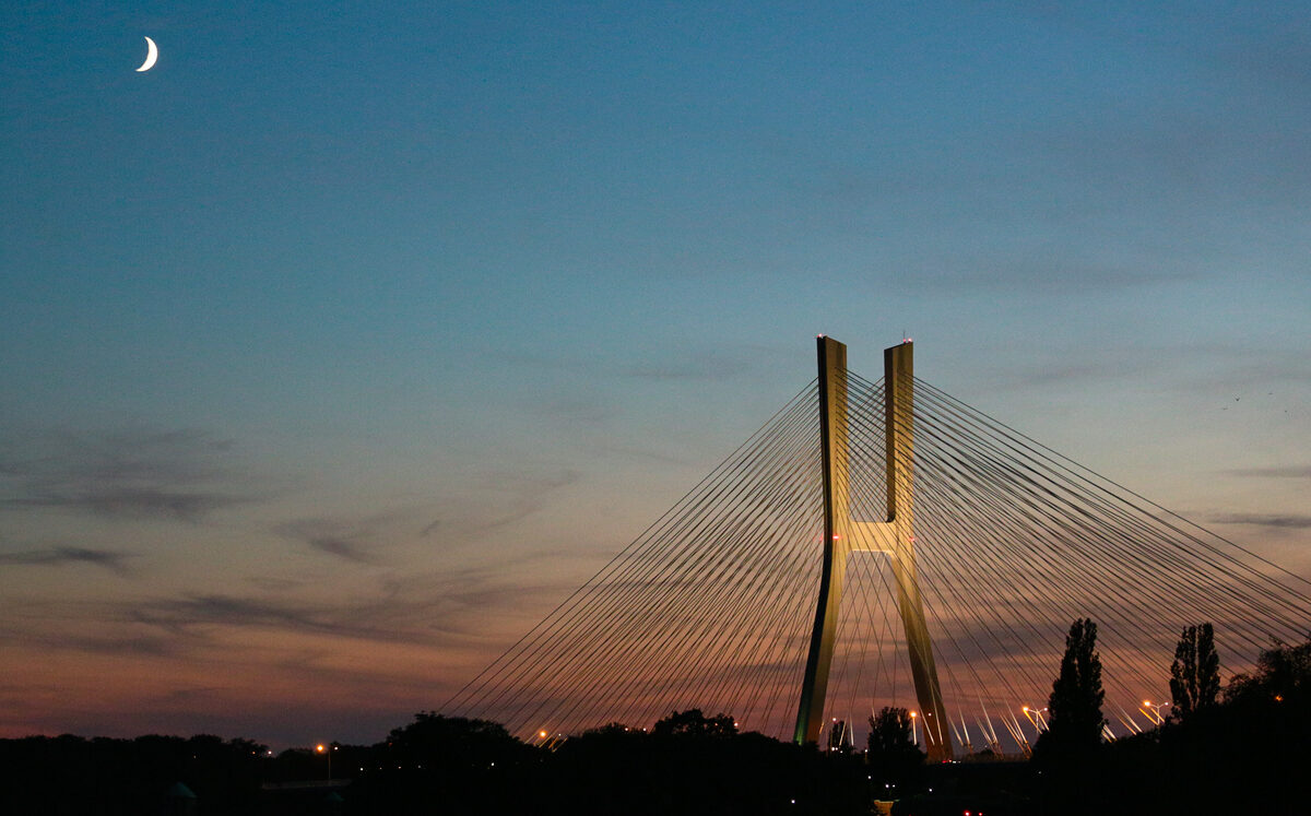 Most Rędziński we Wrocławiu wieczorem