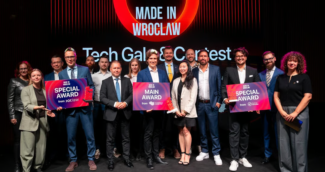 Finaliści, zwycięzcy, jurorzy, organizatorzy i uczestnicy Tech Contest na Made in Wrocław