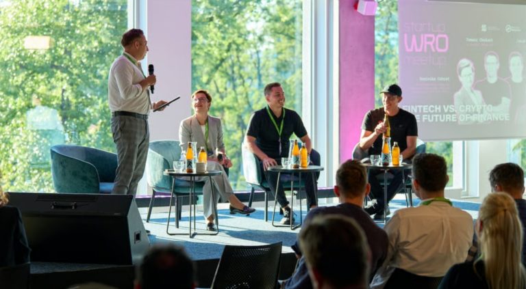 Uczestnicy 10. edycji Startup WRO Meetup.